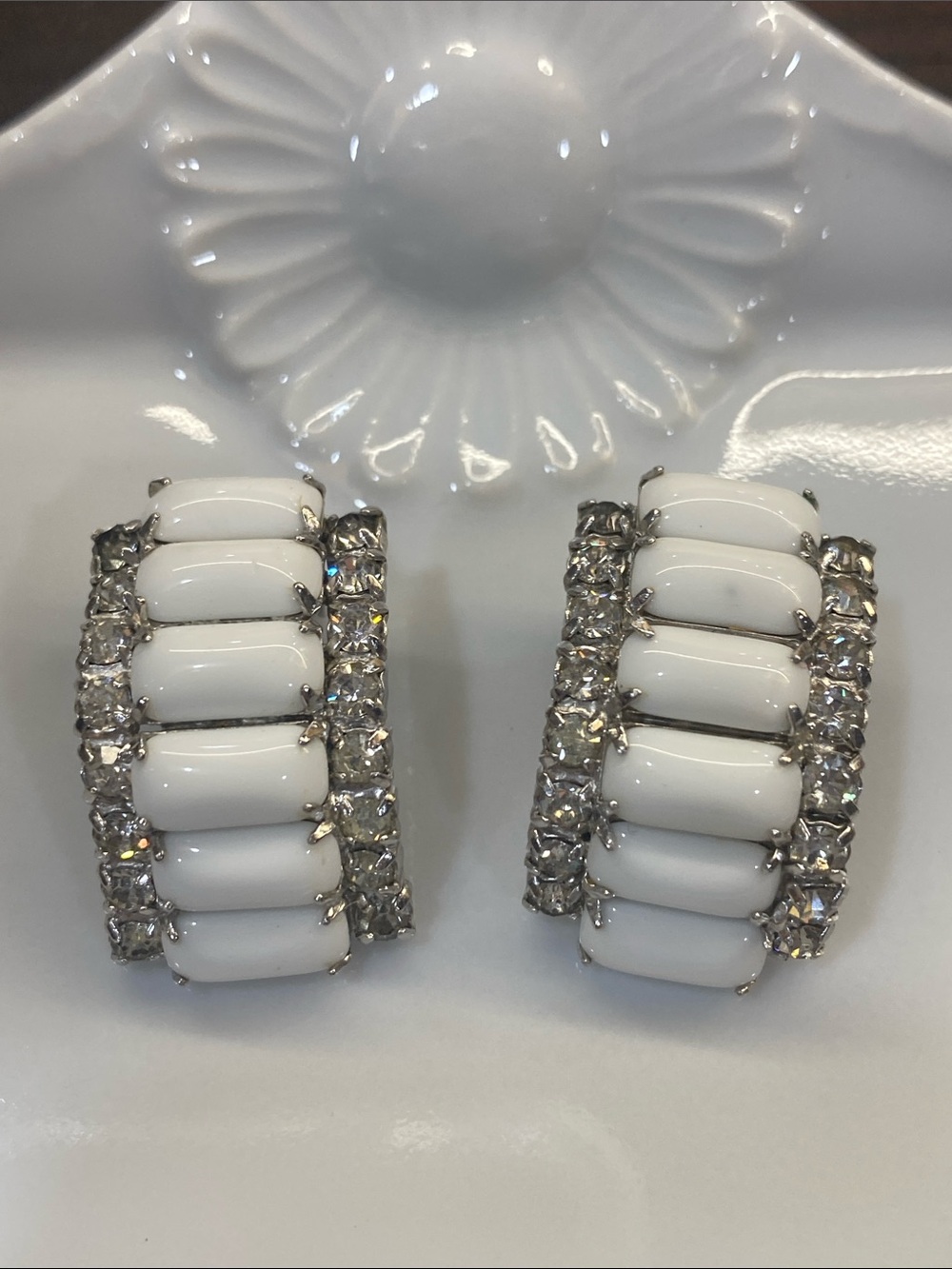 Vintage Kramer of New York Milk Glass Clip Earrings - Picture 3 of 6